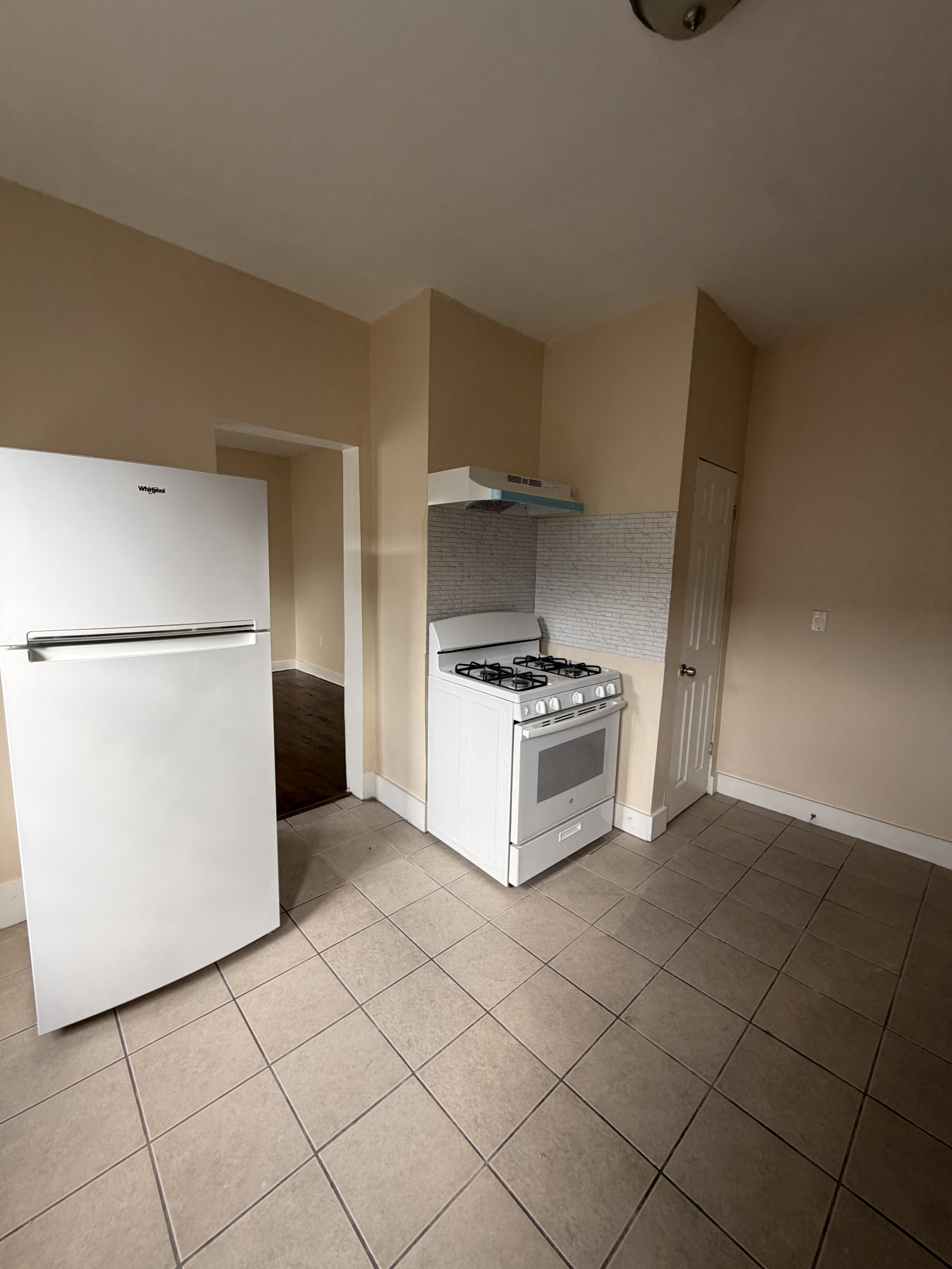 373 - 375 Blatchley Avenue - 3B