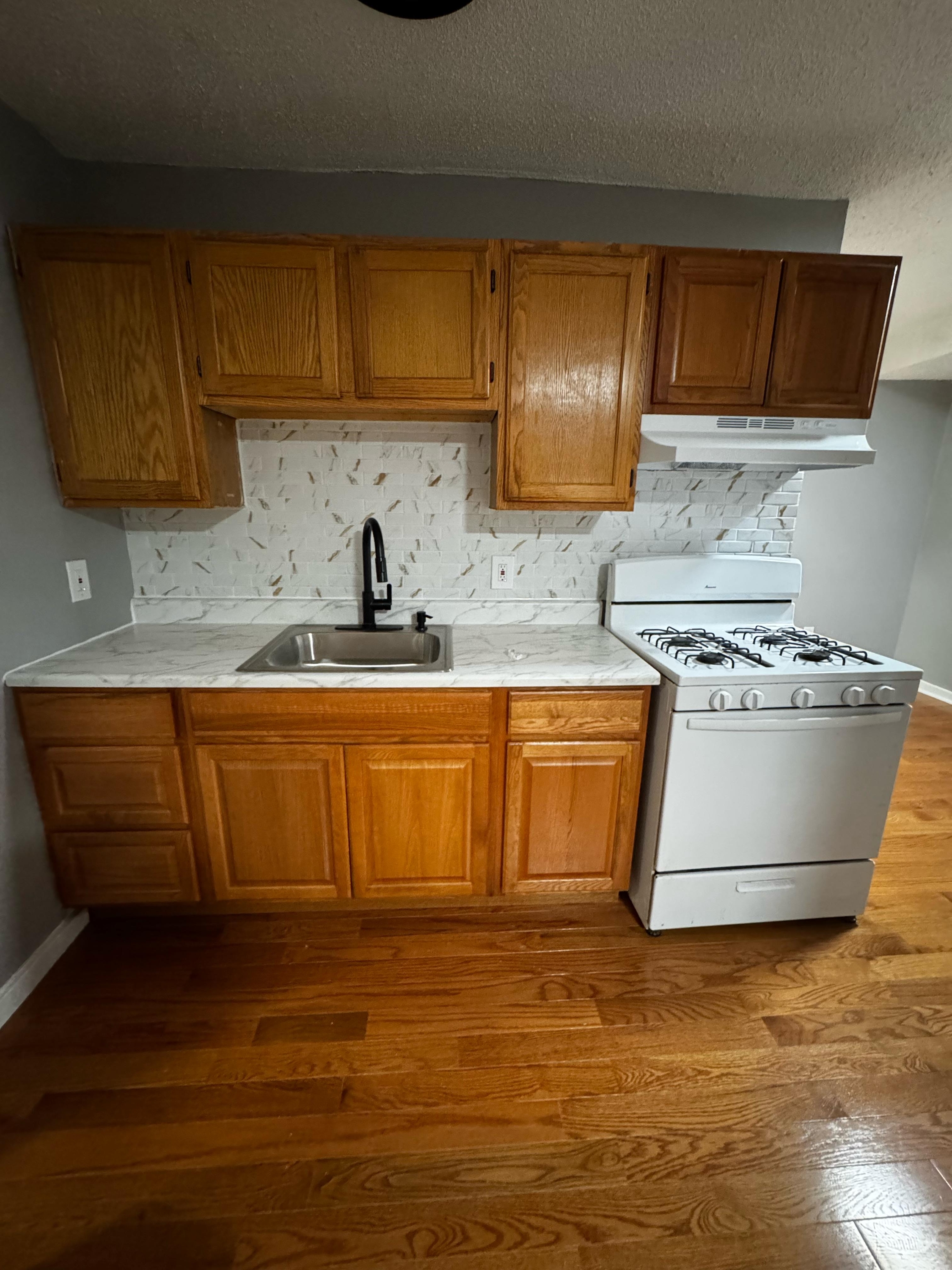 84 Dewitt Street - 3R